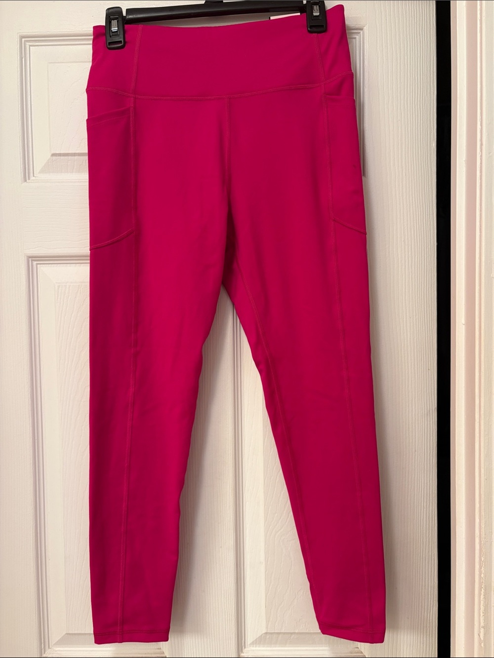 Victoria's Secret Hot Pink Incredible Essential Leggings